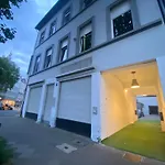 Gemuetliche, Helle, Ruhige Wohnung Im Zentrum Von Duesseldorf