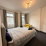 Gemuetliche, Helle, Ruhige Im Zentrum Von Düsseldorf