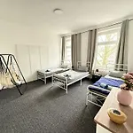 Gemuetliche, Helle, Ruhige Wohnung Im Zentrum Von Duesseldorf